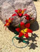 Load image into Gallery viewer, Metal Flowers Red Lily Bouquet