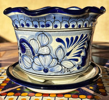 Load image into Gallery viewer, talavera planter with saucer blue and white - e
