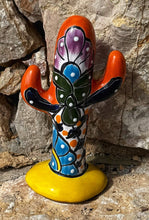 Load image into Gallery viewer, Handcrafted Standing Talavera Saguaro - Sm (b)