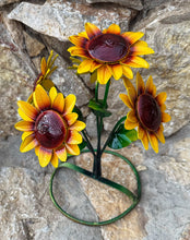 Load image into Gallery viewer, metal sunflower decoration with 5 flowers
